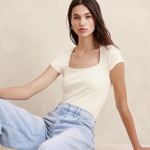 Banana Republic Cream Short Sleeve Tee